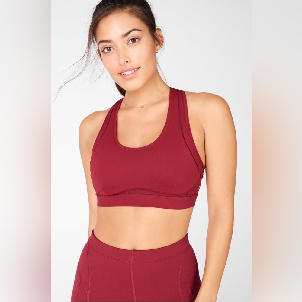 Fabletics Belle High Impact Sports Bra Size Medium, fits like a Small